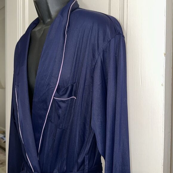 Vintage 60s Paris brand men’s navy blue triacetate/nylon robe with lavender trim - Picture 4 of 10